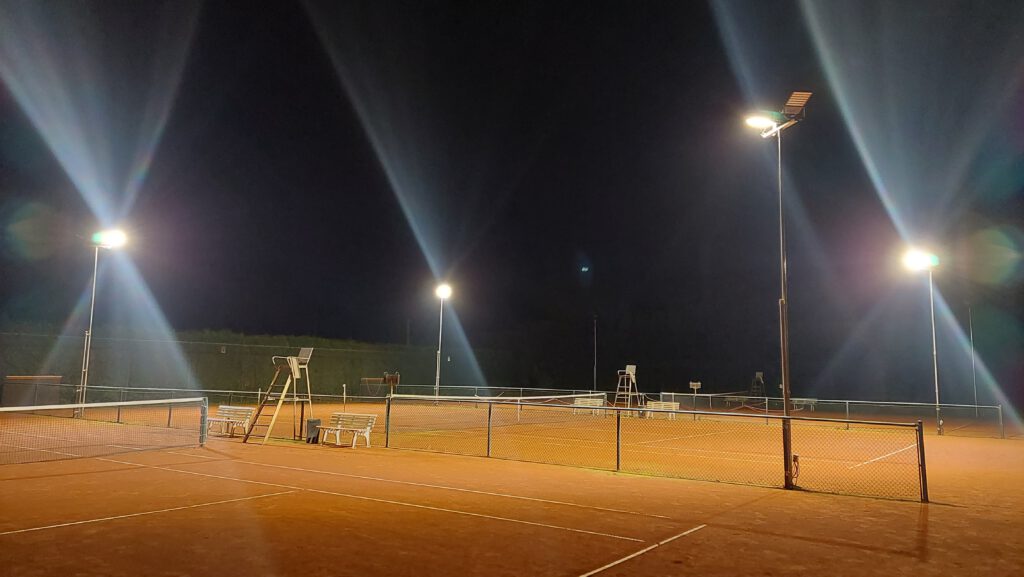 Balu Flutlichtsysteme Tennisplatz